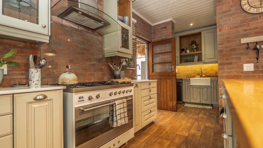 4 Bedroom Property for Sale in De La Haye Western Cape